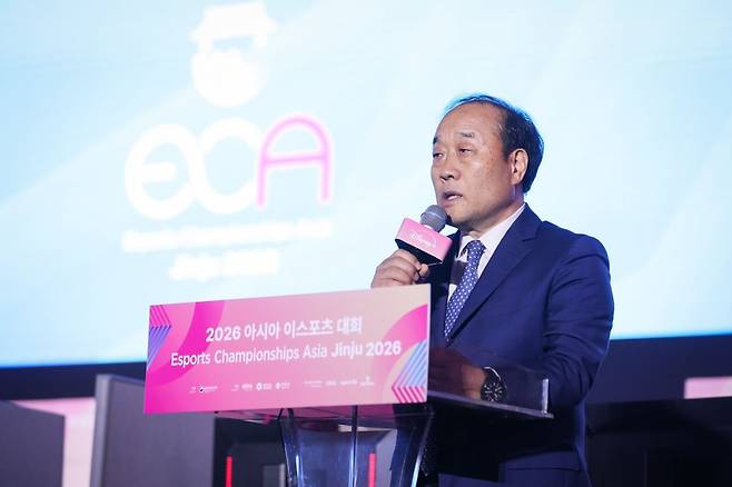 김영만 한국e스포츠협회장이 26일 경남 진주실내체육관에서 열린 2026 아시아 e스포츠 대회(ECA) 폐막식에서 발언하고 있다. 한국e스포츠협회 제공