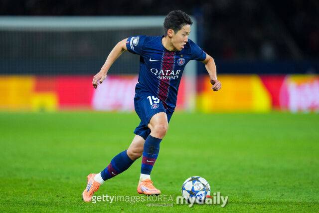 이강인이 26일 앙제와의 원정 경기에서 1골 1도움을 기록하며 파리 셍제르망(PSG)의 3-0 승리를 이끌었다./게티이미지코리아