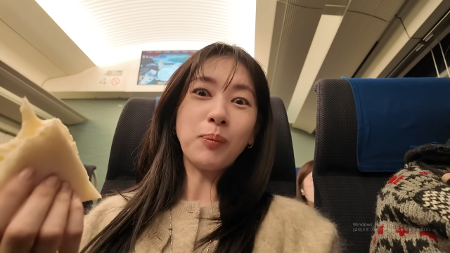 배우 정소민이 일본 여행 마지막날 브이로그를 올렸다. / 유튜브 '정소민'