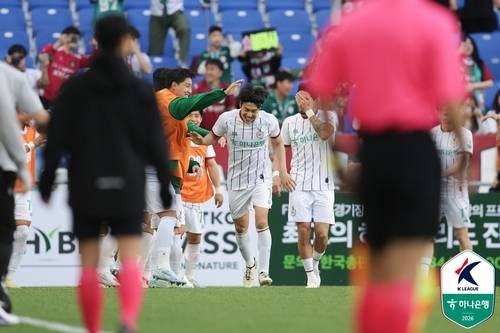 득점을 축하받는 대전의 마사 [한국프로축구연맹 제공. 재판매 및 DB 금지]