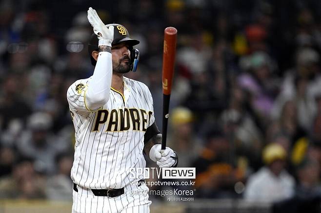 ▲ 닉 카스테야노스