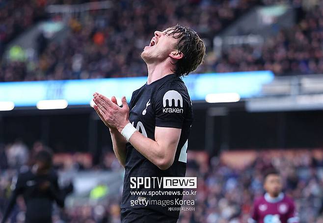 ▲ 토트넘이 강등 탈출을 위해 팀내 주급 1위에 해당하는 엄청난 지출을 감수하고 영입한 갤러거와 반년 만에 동행을 멈출 수 있다. 토트넘이 2부리그로 내려가면 갤러거는 에버턴을 비롯한 여러 팀의 러브콜을 받을 전망이다.