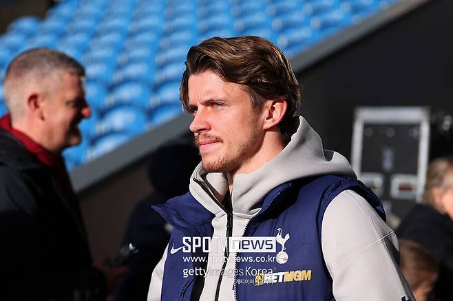 ▲ 토트넘이 강등 탈출을 위해 팀내 주급 1위에 해당하는 엄청난 지출을 감수하고 영입한 갤러거와 반년 만에 동행을 멈출 수 있다. 토트넘이 2부리그로 내려가면 갤러거는 에버턴을 비롯한 여러 팀의 러브콜을 받을 전망이다.