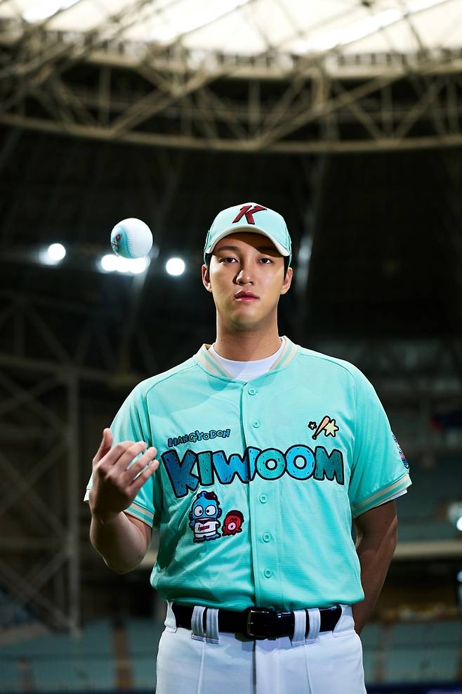 키움이 산리오 인기 캐릭터 ‘한교동’과 협업 상품을 출시한다. 사진 | 키움 히어로즈