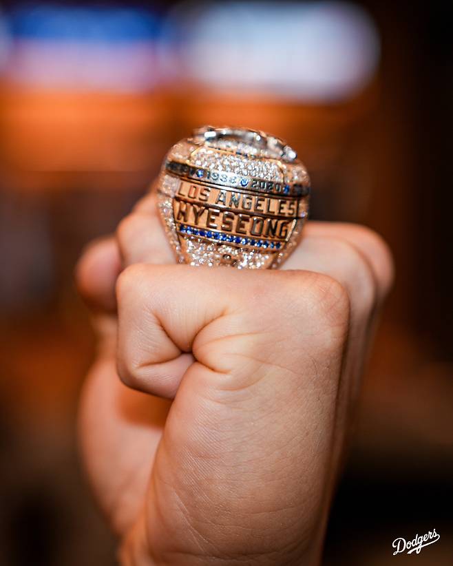 김혜성이 받은 다저스 월드시리즈 우승 반지. 사진=LA 다저스 공식 SNS