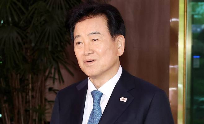 정동영 통일부 장관이 20일 오후 서울 종로구 정부서울청사에서 ‘북한 구성시 핵시설’ 발언과 관련해 입장을 밝히고 있다. 2026.04.20.[서울=뉴시스]