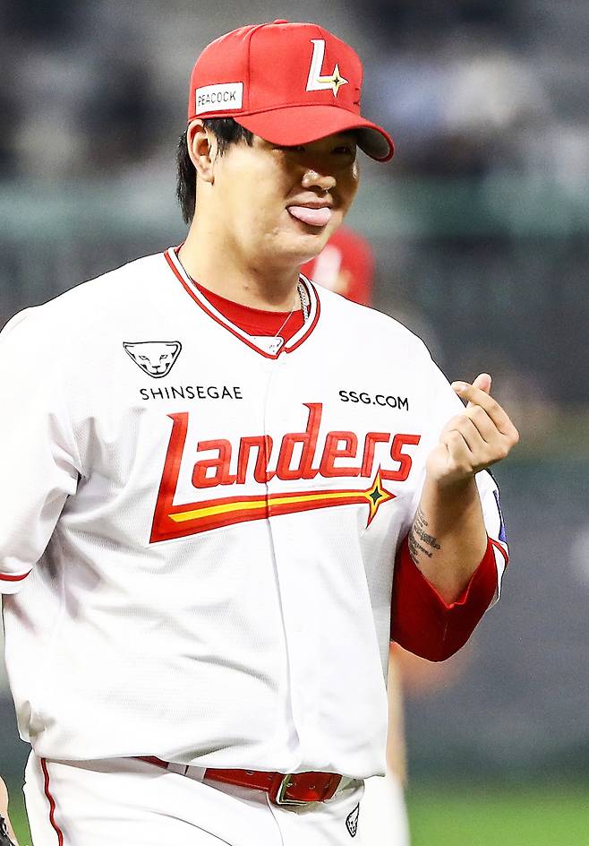 올 시즌 승계 주자 실점을 모두 막아내며 불펜에 힘을 보태고 있는 김민. SSG 제공