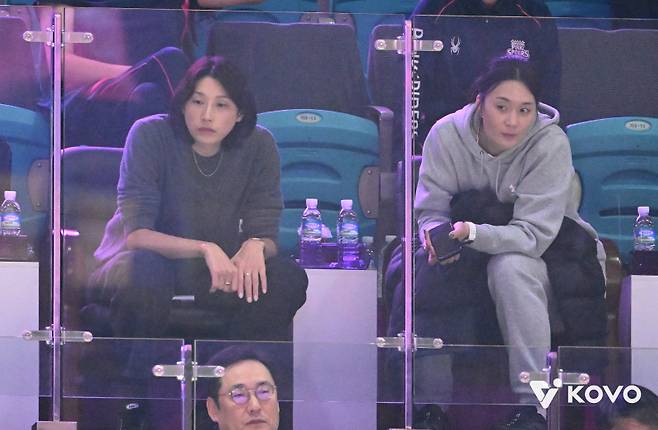 김연경(왼쪽)과 표승주.&nbsp;