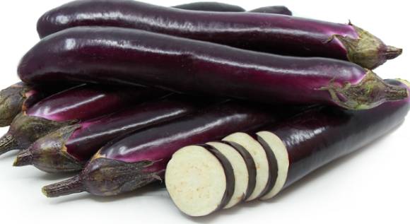 가지 속살에는 베타카로틴이 함유돼 있어 시각 기능 유지에 도움을 준다. 사진은 가지. [사진= Nature's Produce]