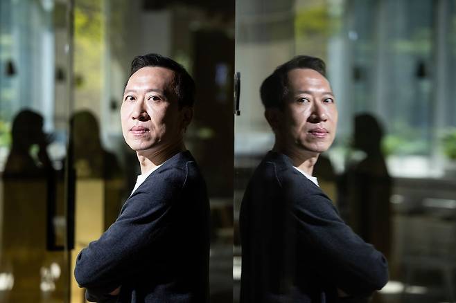 차영훈 감독은 대본 속 이야기를 촘촘히 만들고 싶은 연출자다. "시청자들이 드라마를 볼 때 최대한 몰입하게 하자고 생각합니다. 누구나 그럴법하다고 생각하도록 만드는 개연성, 핍진성에 집착하는 거죠" 권혁재 사진전문기자