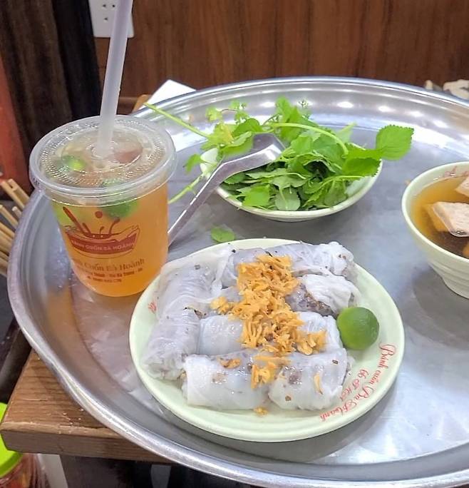 깔라만시가 동동 떠있는 맛좋은 짜딱 / 사진. ⓒ신예희