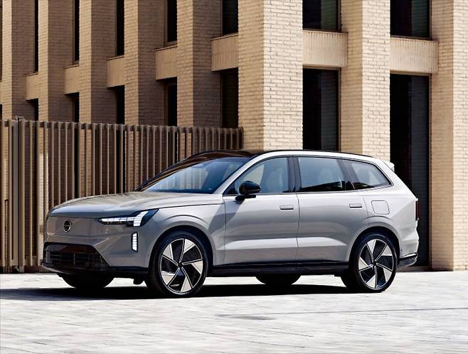 볼보의 전기 SUV ‘EX90’. 볼보자동차코리아 제공
