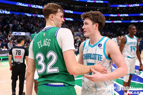 플래그가 듀크대 동문 크누펠을 제치고 올해의 신인에 선정됐다. 사진=ⓒAFPBBNews = News1