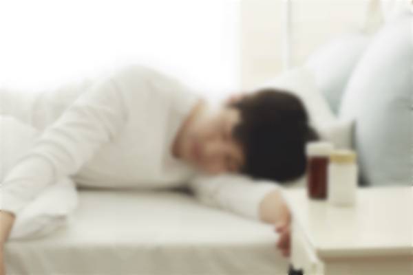 남성들에게 수면제를 먹인 뒤 수천만원을 갈취한 20대 여성이 경찰에 붙잡혔다. 사진은 기사 본문과 무관함. /사진=클립아트코리아