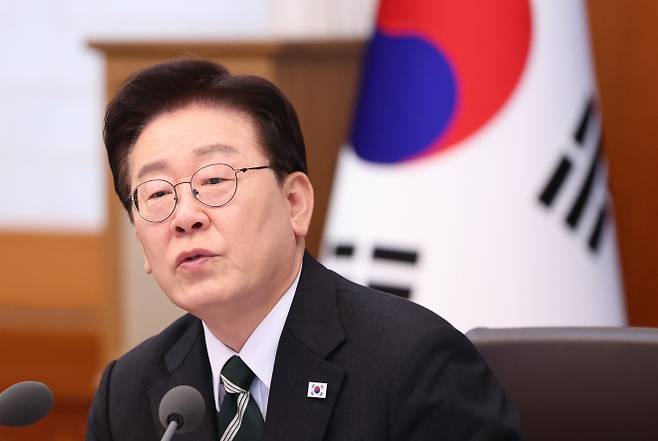 이재명 대통령이 28일 청와대에서 열린 국무회의 겸 비상경제점검회의에서 발언하고 있다. 연합뉴스
