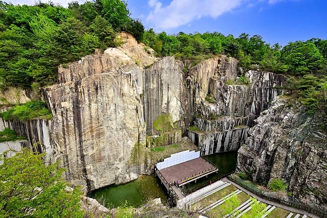 포천아트밸리 포천 아트밸리 호수공연장. 사진제공|김기훈 사진작가