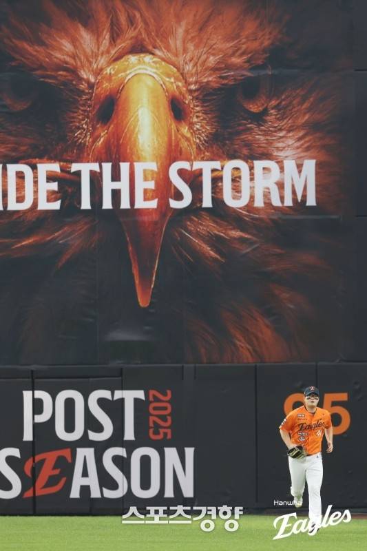 지난해 포스트시즌에서 등판하는 한화 마무리 김서현. 한화이글스 제공