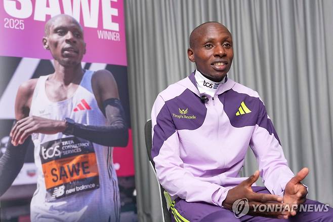 인터뷰하는 사웨 [AP=연합뉴스]