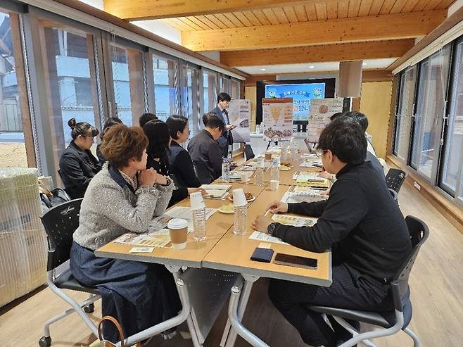 ▲ 현장실사 (곱작골마음센터, 사업설명 중)