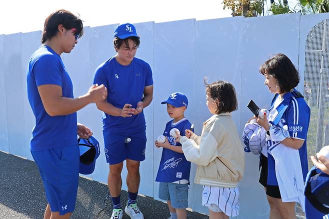 캠프 당시 김무신과 이재희. 사진제공=삼성 라이온즈