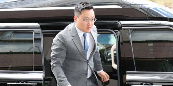 조만호 무신사 대표가 2024년 5월28일 무함마드 빈 자예드 알 나흐얀 아랍에미리트(UAE) 대통령과의 티타임을 위해 서울시내 한 호텔에 들어서고 있다. 국내 패션유통업계에선 조 대표가 유일한 티타임 참석자였다. 업계에선 "무신사 중동 진출 등을 상의했을 것"이란 관측이 나왔다. 연합뉴스