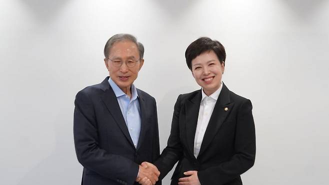 지방선거를 앞두고 이명박 전 대통령을 예방한 김은혜 국민의힘 의원 /사진=김은혜 의원실 제공