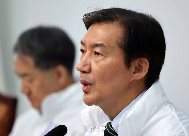 6·3 지방선거에서 경기 평택을 재선거에 출마하는 조국 조국혁신당 대표가 지난 27일 국회에서 열린 선거대책위원회 회의에서 발언하고 있다. 박민규 선임기자
