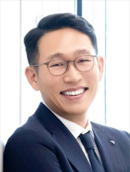 1976년생/ 서울대 지구환경공학부/ 타임폴리오앤컴퍼니 대표/ 타임폴리오투자자문 대표/ 타임폴리오자산운용 대표(현)