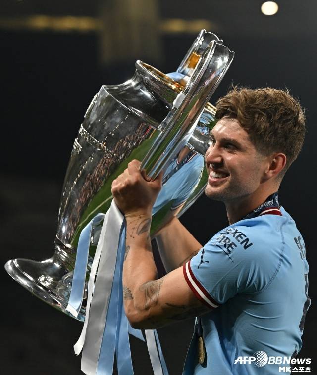 맨체스터 시티 천하를 이끈 주역 존 스톤스가 10년 동행에 마침표를 찍었다. 스톤스는 2025-26시즌을 끝으로 맨시티와 결별한다. 펩 과르디올라 체제에서 핵심이었던 그는 이제 커리어의 다음을 바라보고 있다. 사진=AFPBBNews=News1
