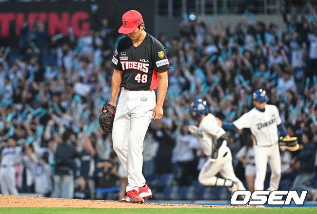 [OSEN=창원, 이석우 기자] 29일 창원NC파크에서 2026 신한 SOL KBO 리그 NC 다이노스와 KIA 타이거즈의 경기가 열렸다. 홈팀 NC는 구창모가, 방문팀 KIA는 이의리가 선발 출전했다. KIA 타이거즈 이의리가 2회말 1사 NC 다이노스 천재환에게 좌월 솔로 홈런을 맞고 아쉬워하고 있다. 2026.04.29 / foto0307@osen.co.kr