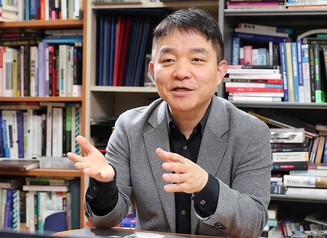 27일 오후 서울 동대문구 경희대학교에서&nbsp;이경전 경희대 빅데이터응용학과 교수가 시사저널과 인터뷰를 하고 있다. ⓒ 시사저널 임준선