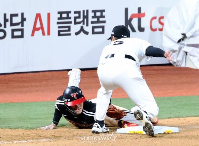 [한번에쓱]'연장10회초 안타치고 폭투때 3루까지 그리고 득점까지 완성' 친정 상대로 맹활약 천성호