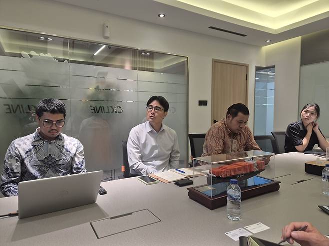 현지 산업 구조 설명하는 김성식 천경해운 인도네시아 사무소장 [촬영 최은지]