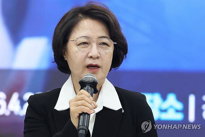 발언하는 추미애 후보 (수원=연합뉴스) 홍기원 기자 = 29일 경기도 수원시 경기도의회에서 열린 '더불어민주당 경기도지사 후보와 함께하는 지역위원회 현안 간담회'에서 추미애 후보가 발언하고 있다. 2026.4.29 xanadu@yna.co.kr