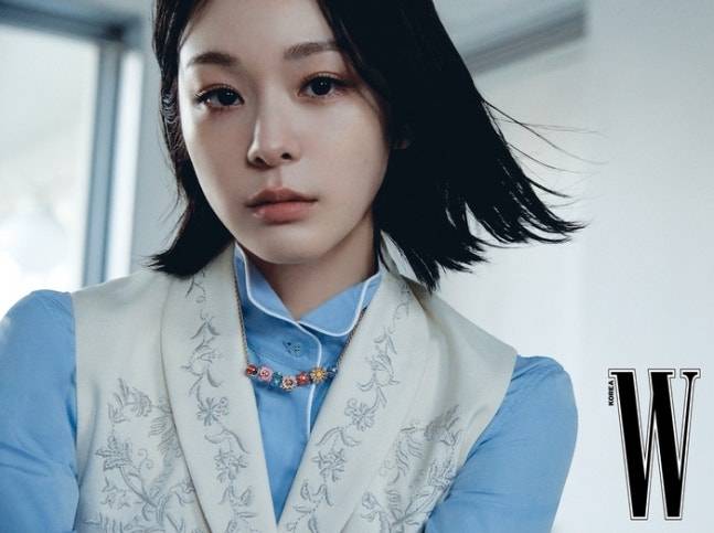 산뜻한 단발머리로 화제가 된 김연아. 사진=김연아 SNS, 매거진 W