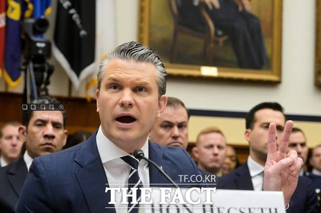 피트 헤그세스 국방부 장관이 29일 미국 연방 하원 군사위원회 청문회에 출석해서 의견을 밝히고 있다./워싱턴=AP.뉴시스