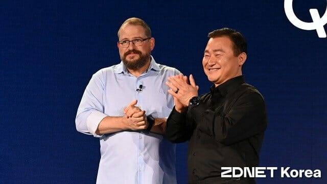 2024년 퀄컴 스냅드래곤 서밋 기조연설에 참석한 크리스티아노 아몬 CEO, 노태문 삼성전자 사장. (사진=지디넷코리아)