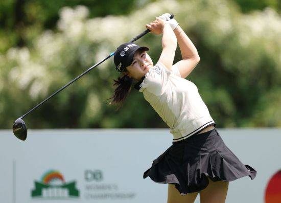 고지원이 DB 위민스 챔피언십 1라운드 4번 홀에서 티샷을 하고 있다. KLPGA 제공