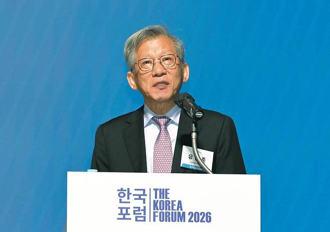 유홍준 국립중앙박물관장이 30일 서울 중구 대한상공회의소에서 열린 2026 한국포럼에서 기조강연을 하고 있다. 최주연 기자