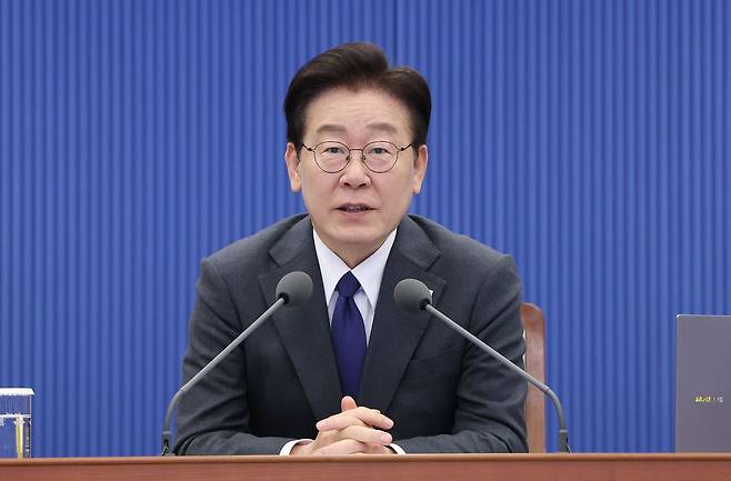 이재명 대통령이 30일 청와대에서 열린 수석보좌관회의에서 발언하고 있다. 청와대사진기자단