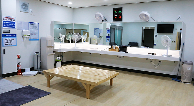 강원 정선군 사북읍 일대에 조성된 ‘사북 복지목욕탕’ 내부 모습. 정선군 제공