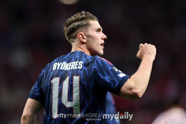 아스널 빅토르 요케레스가 4월 30일(한국시각) 스페인 마드리드의 리야드 에어 메트로폴리타노에서 열린 아틀레티코 마드리드와의 2025-26시즌 유럽축구연맹(UEFA) 챔피언스리그(UCL) 4강 1차전에서 득점한 뒤 기뻐하고 있다. /게티이미지코리아