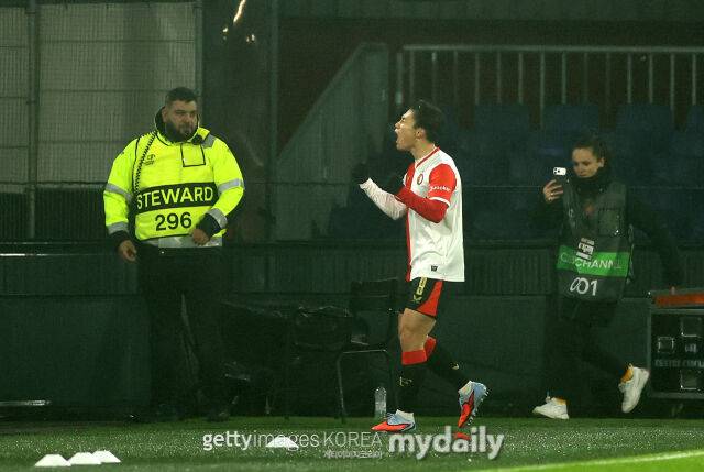 페예노르트 공격수 아야세가 2025년 11월 네덜란드 로테르담에서 열린 셀틱과의 2025-26시즌 UEFA 유로파리그 경기에서 득점 후 환호하고 있다./게티이미지코리아