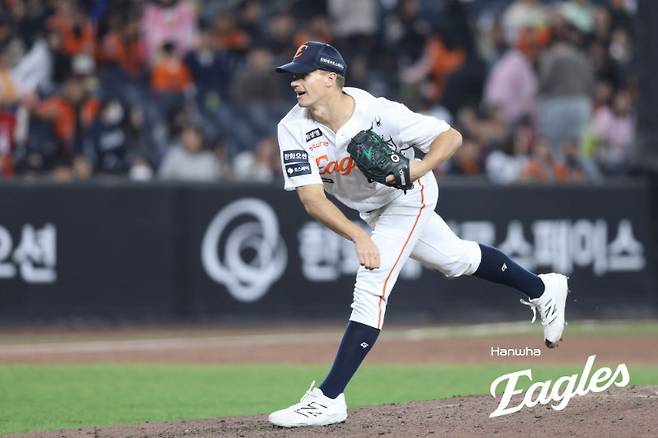 ▲ 쿠싱은 예상치 못했던 갑작스러운 보직 변경에도 불구하고 최선을 다해 투구하고 있다 ⓒ한화이글스