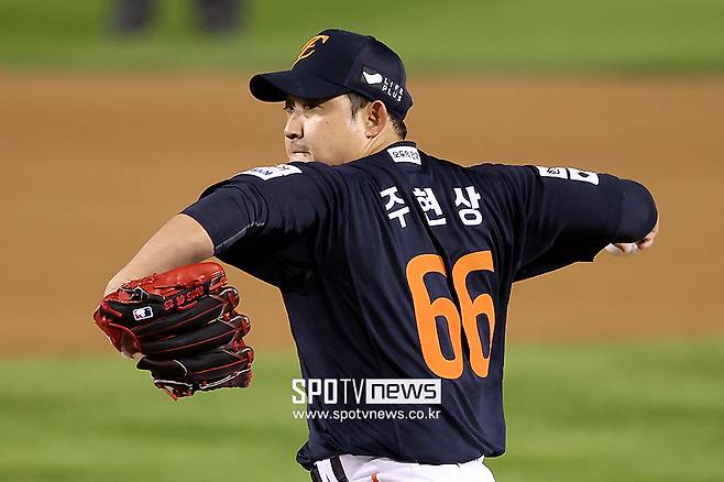▲ 김경문 감독은 전날 불펜 소모를 고려해 2군에서 컨디션이 좋은 주현상을 올렸다고 설명했다 ⓒ곽혜미 기자