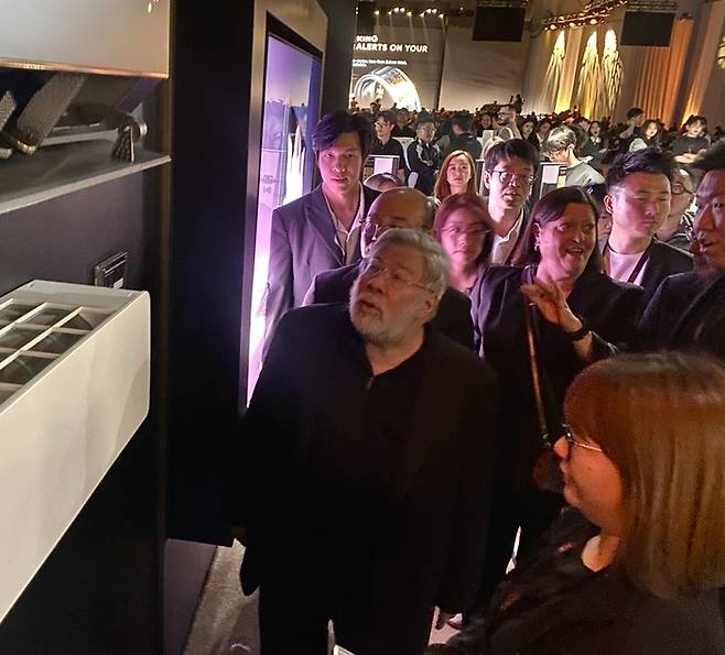 애플 공동 창업자인 스티븐 워즈니악이 4월 29일(현지시간) 미국 샌프란시스코에서 열린 드리미 넥스트 행사를 둘러보고 있다. (매경DB)