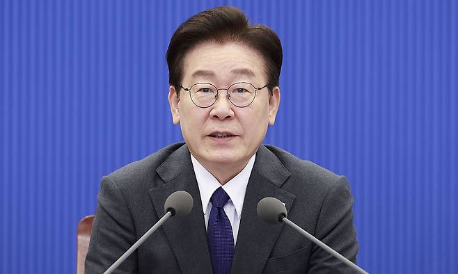 이재명 대통령이 30일 청와대에서 열린 수석보좌관회의에서 발언하고 있다. 연합뉴스