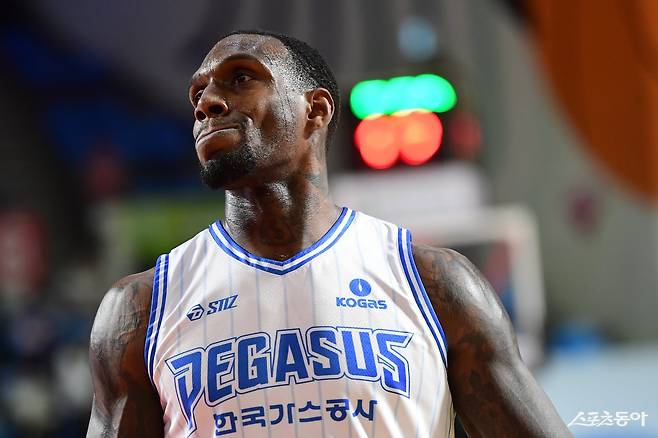 2025~2026시즌 대구 한국가스공사에서 활약한 라건아. 사진제공｜KBL