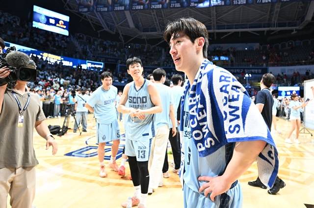 고양 소노 이정현(오른쪽). /사진=KBL 제공