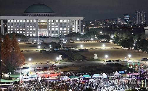 2024년 12월 3일 계엄령 선포 후 국회 앞